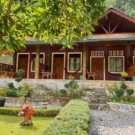 Sahnan Guest House Bukit Lawang Esterno foto