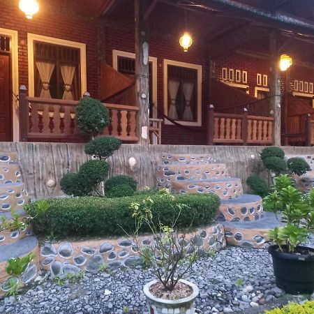 Sahnan Guest House Bukit Lawang Esterno foto