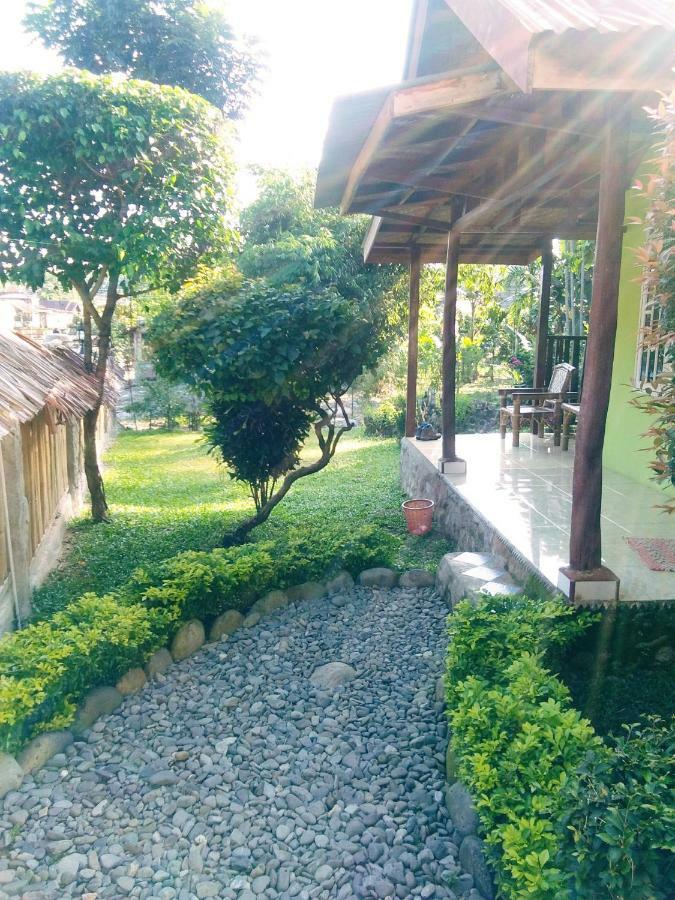 Sahnan Guest House Bukit Lawang Esterno foto